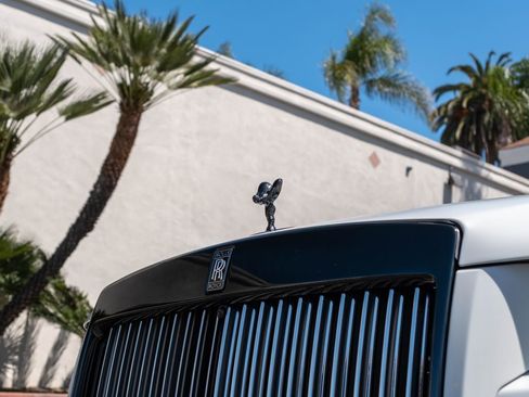 Used 2023 Rolls-Royce Ghost Black Badge w/ Black Badge Ghost Package AWD/4WD image 7