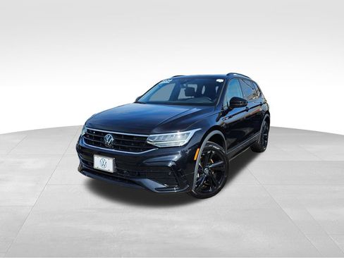 Certified 2024 Volkswagen Tiguan SE R-Line AWD/4WD image 3