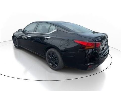 Used 2023 Nissan Altima 2.5 S FWD image 7