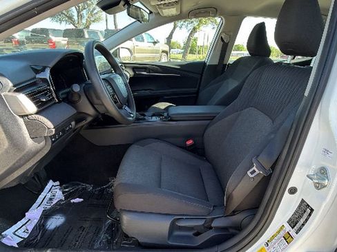 Certified 2025 Toyota Camry LE image 18