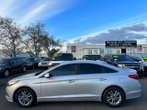 Used 2016 Hyundai Sonata SE FWD image 3