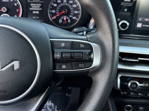 Used 2023 Kia K5 LXS image 21