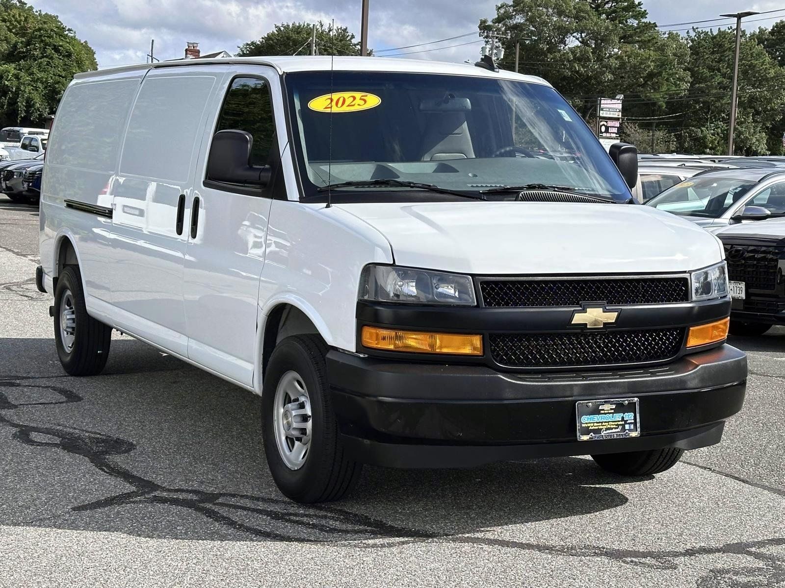Used 2025 Chevrolet Express 2500 Extended w/ Driver Convenience Package RWD image 5