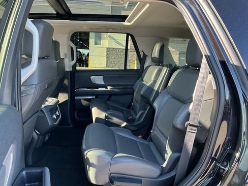Certified 2025 Ford Expedition Active AWD/4WD image 22