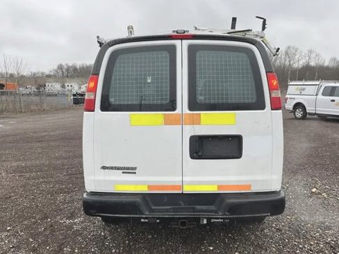 Used 2015 Chevrolet Express 2500 RWD image 8
