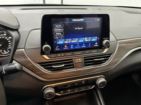 Used 2025 Nissan Altima 2.5 SV image 27