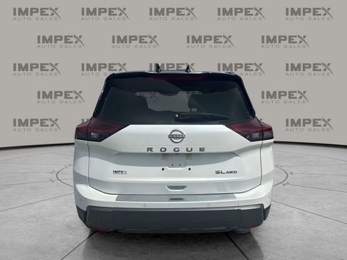Used 2025 Nissan Rogue SL w/ Tech Package AWD/4WD image 4