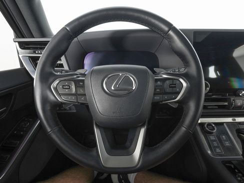 Used 2024 Lexus GX 550 image 19