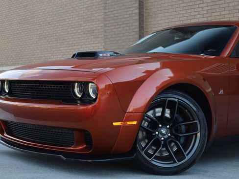 Used 2021 Dodge Challenger R/T Scat Pack RWD image 10