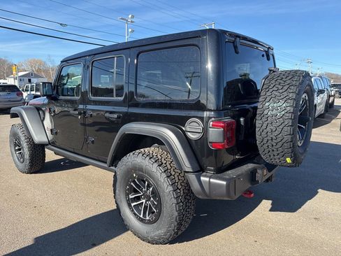 New 2026 Jeep Wrangler Unlimited Rubicon w/ Technology Group image 3