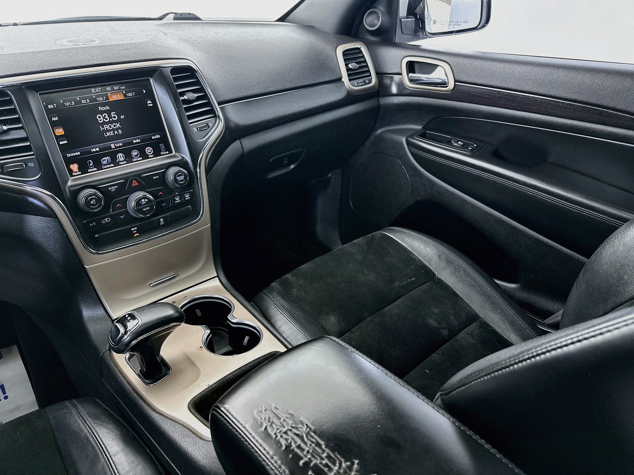 Used 2014 Jeep Grand Cherokee Altitude AWD/4WD image 23