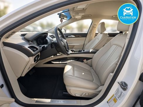 Used 2014 Lincoln MKZ FWD image 6