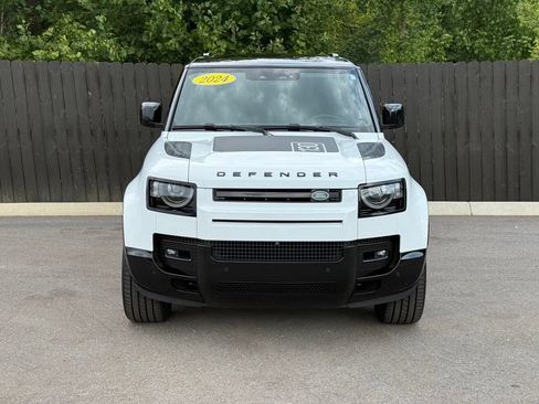 Used 2024 Land Rover Defender 130 X-Dynamic SE AWD/4WD image 9