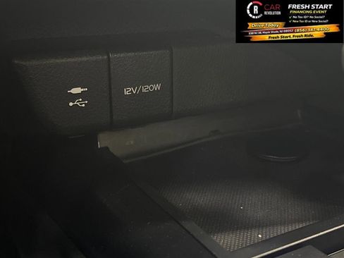 Used 2019 Toyota Camry SE w/ Convenience Package FWD image 25