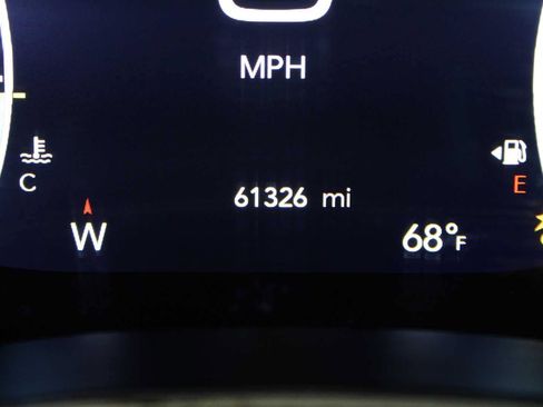 Used 2024 Chrysler Pacifica Touring-L FWD image 39