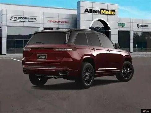New 2025 Jeep Grand Cherokee Summit image 5