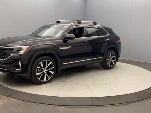 Used 2024 Volkswagen Atlas Cross Sport SEL Premium R-Line AWD/4WD image 9