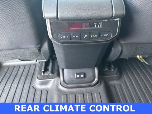 Used 2020 Toyota Highlander LE image 36