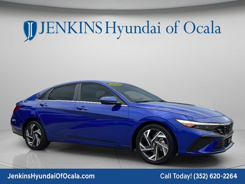 Certified 2025 Hyundai Elantra SEL FWD image 1