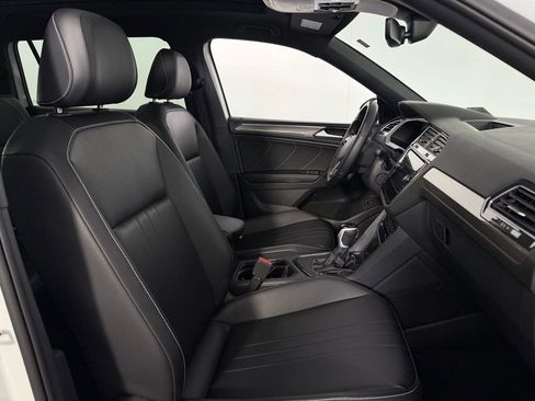 Used 2024 Volkswagen Tiguan SE R-Line FWD image 32