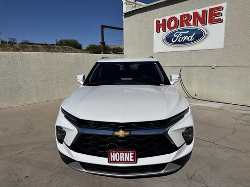 Used 2023 Chevrolet Blazer LT image 2