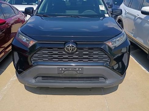 Used 2022 Toyota RAV4 LE FWD image 11