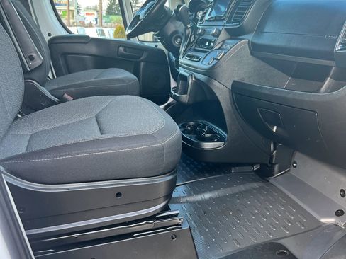 Used 2022 RAM ProMaster 2500 image 16