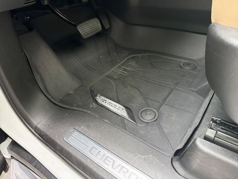 Used 2023 Chevrolet Tahoe Premier AWD/4WD image 17