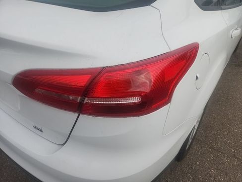 Used 2018 Ford Focus SE FWD image 14