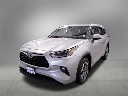 Used 2021 Toyota Highlander XLE