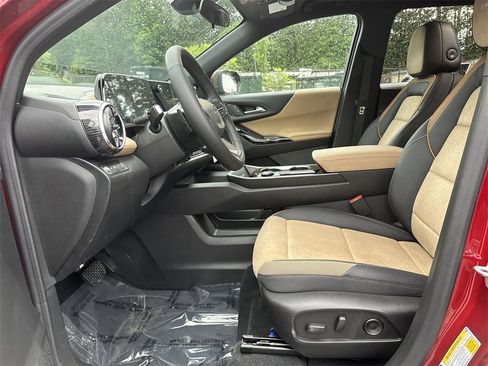 New 2026 Chevrolet Equinox ACTIV w/ Convenience Package III image 13