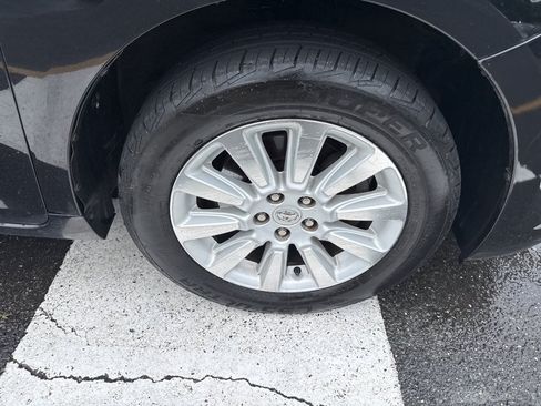Used 2015 Toyota Sienna XLE AWD/4WD image 12