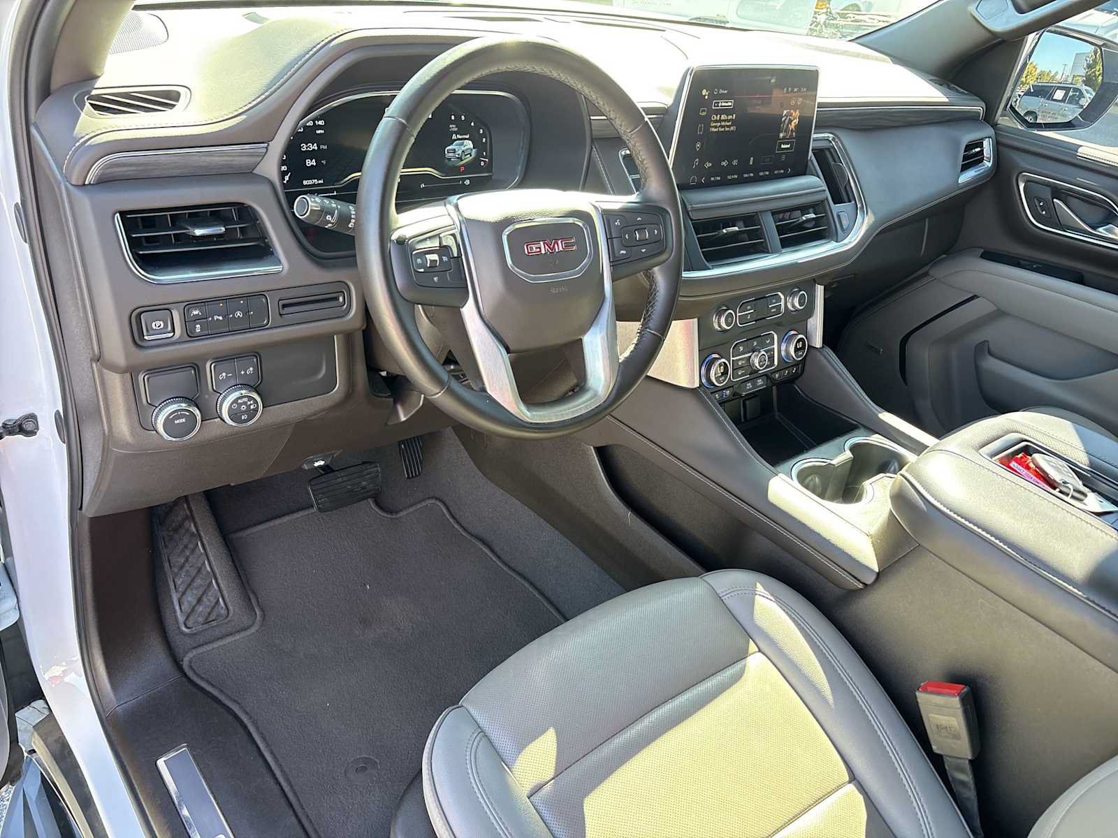 Used 2024 GMC Yukon SLT RWD image 10