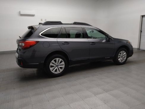 Used 2018 Subaru Outback 2.5i Premium image 10