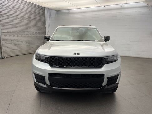 New 2025 Jeep Grand Cherokee L Altitude image 6