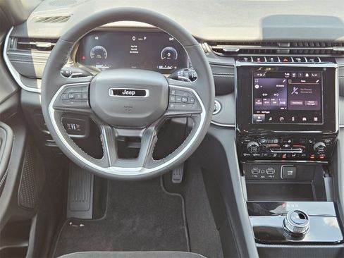 New 2025 Jeep Grand Cherokee L Altitude image 27