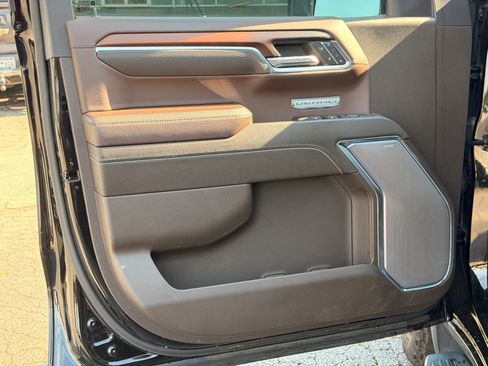 Used 2024 GMC Sierra 1500 Denali w/ Technology Package AWD/4WD image 16