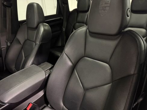 Used 2018 Porsche Cayenne Platinum Edition AWD/4WD image 19