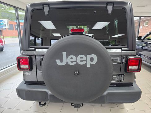 Used 2022 Jeep Wrangler Unlimited Sport AWD/4WD image 9