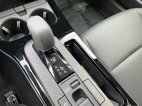 Used 2025 Toyota Prius XLE image 25