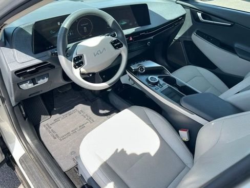 Certified 2022 Kia EV6 Wind AWD/4WD image 14