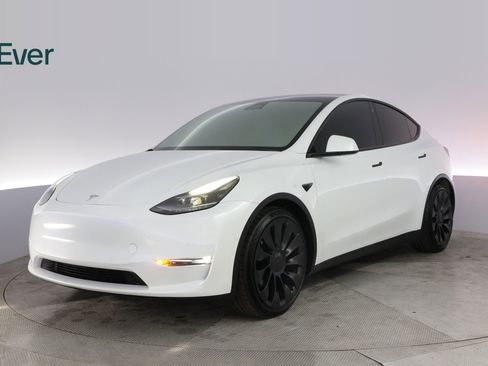 Used 2022 Tesla Model Y Performance image 2