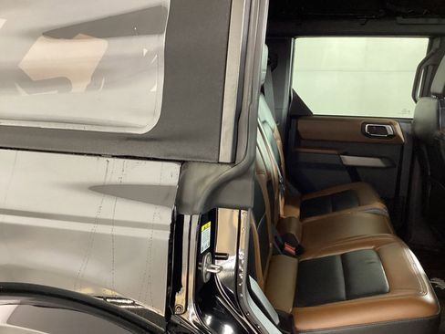 Used 2021 Ford Bronco Outer Banks image 11