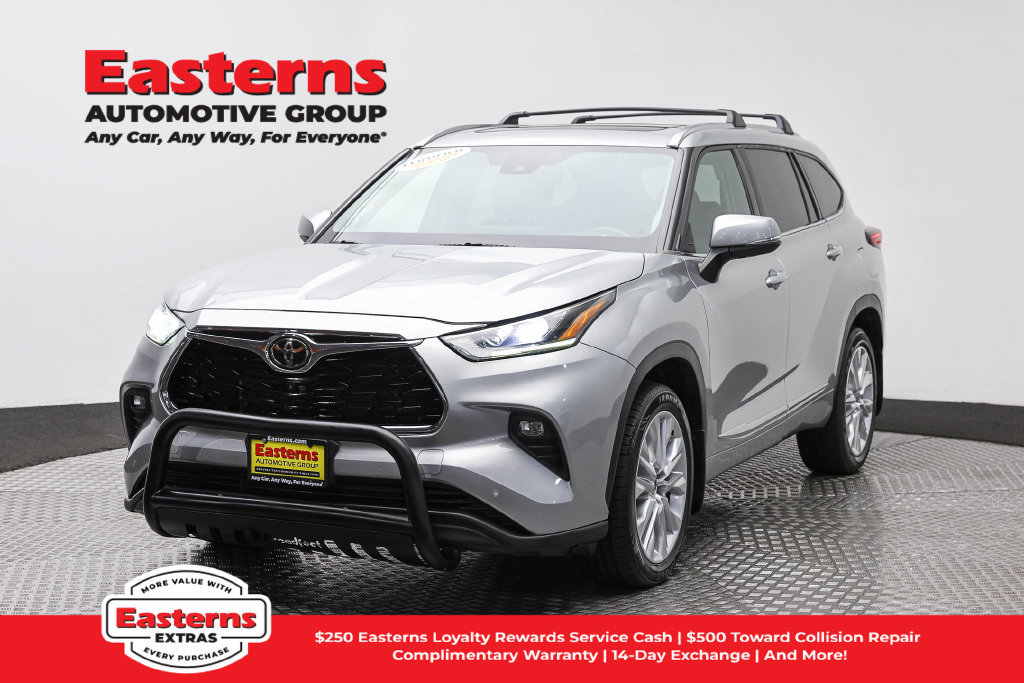 Used 2021 Toyota Highlander Limited AWD/4WD image 1