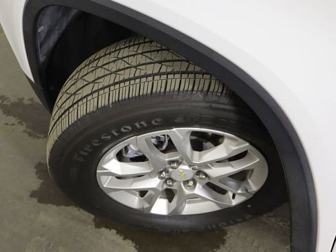 Used 2021 Chevrolet Traverse LT FWD image 43