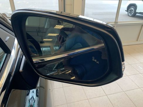 Used 2023 Toyota Highlander L image 25