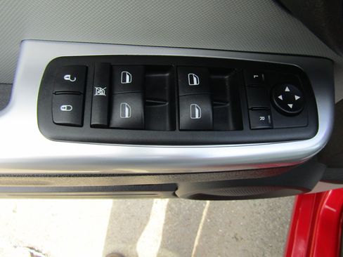 Used 2010 Dodge Nitro SXT AWD/4WD image 17