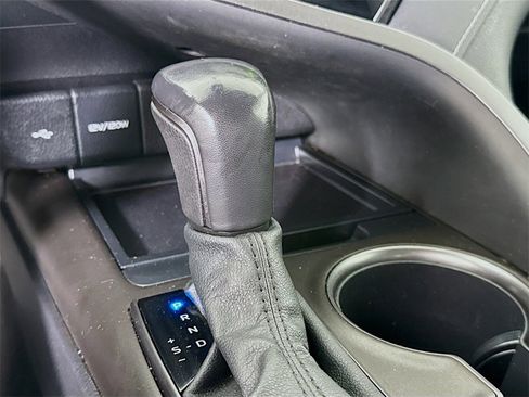 Certified 2022 Toyota Camry SE image 10