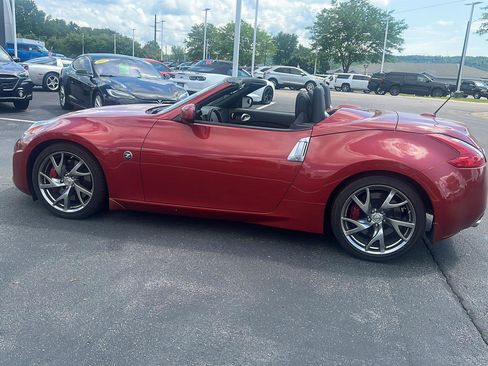 Used 2015 Nissan 370Z Touring Sport RWD image 11