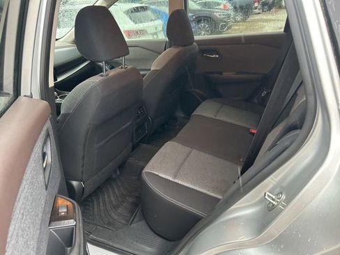 Used 2021 Nissan Rogue SV image 6